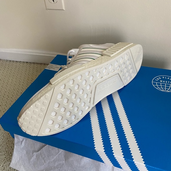 Adidas NMD R1s - brand new, still in box, never worn - Picture 3 of 3